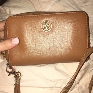 Tory Burch wristlet wallet